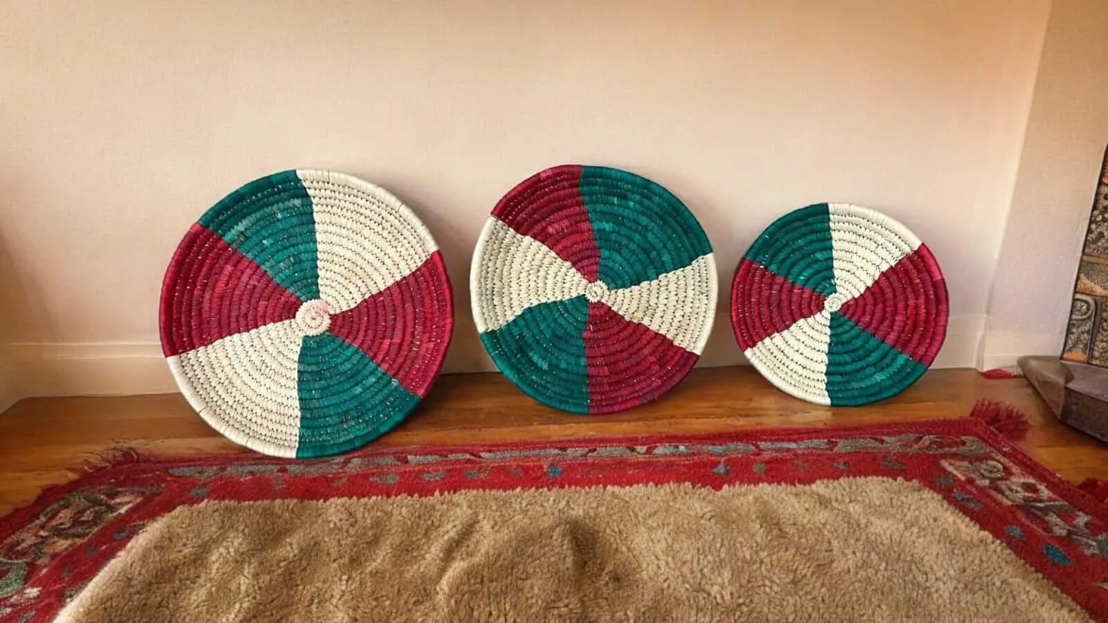 Sabai Grass Handwoven Rattan Wall Baskets Multicolour Bohemian Theme Wall Art Décor Bamboo Wall Baskets