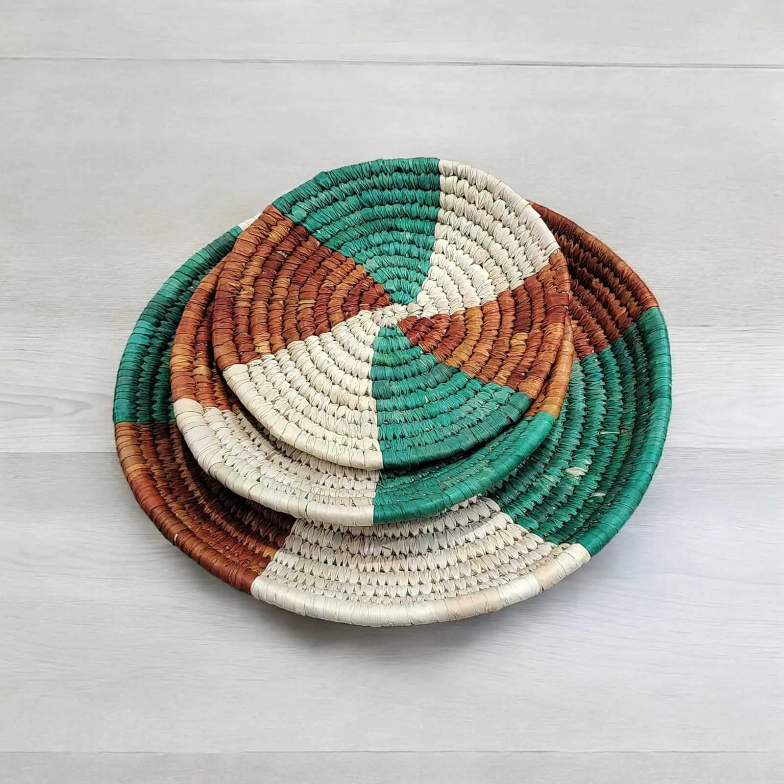 Sabai Grass Handwoven Rattan Wall Baskets Multicolour Bohemian Theme Wall Art Décor Bamboo Wall Baskets